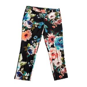 H&M Black Ground Floral Rose Print Mid Rise Cotton Spandex Ankle Length Trousers